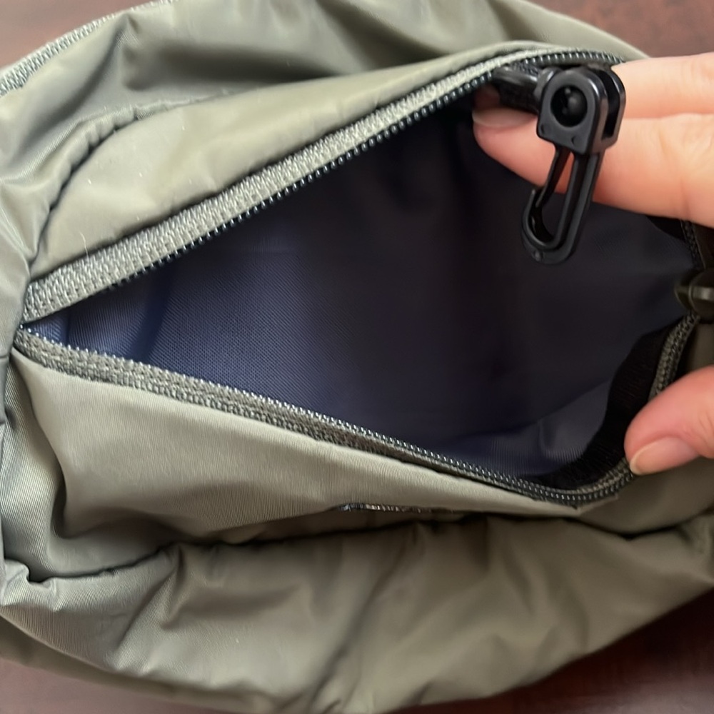 Adidas Olive Green Fanny Pack Bag - Picture 5 of 7